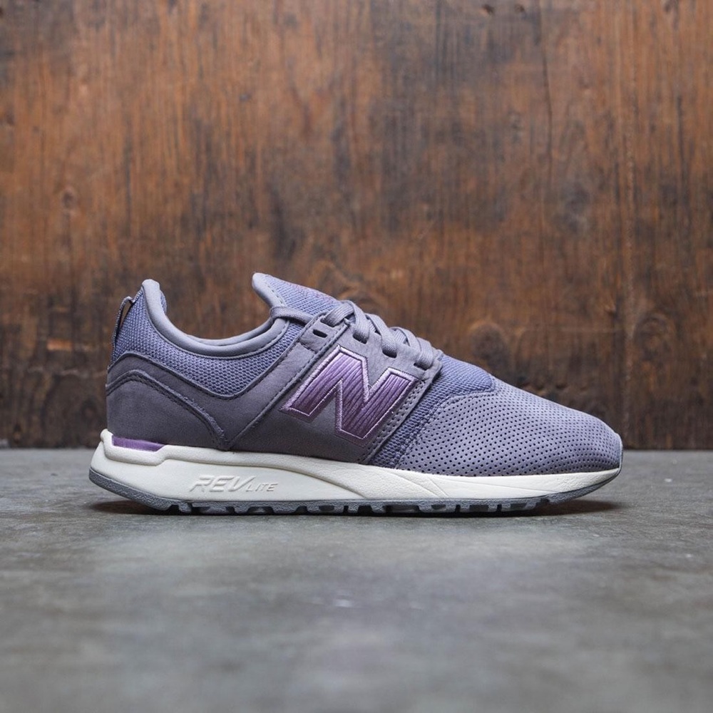 New Balance 247 Strata
